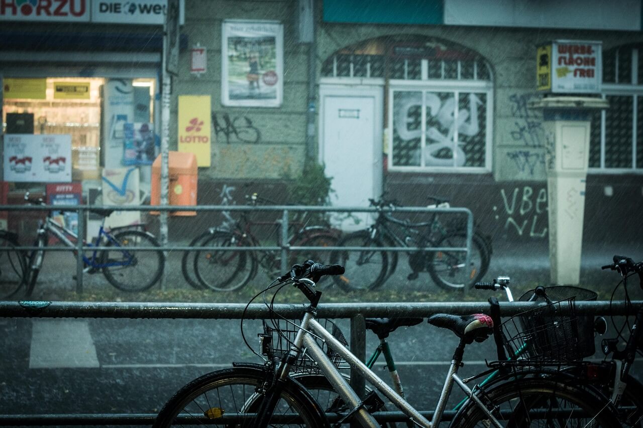 Uber Eats配達】梅雨を乗り切るおすすめの雨対策グッズ  ひかるぶろぐ